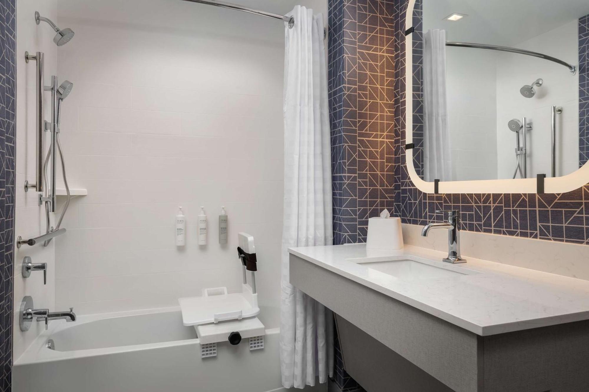 Homewood Suites By Hilton Newport Cincinnati Exterior photo