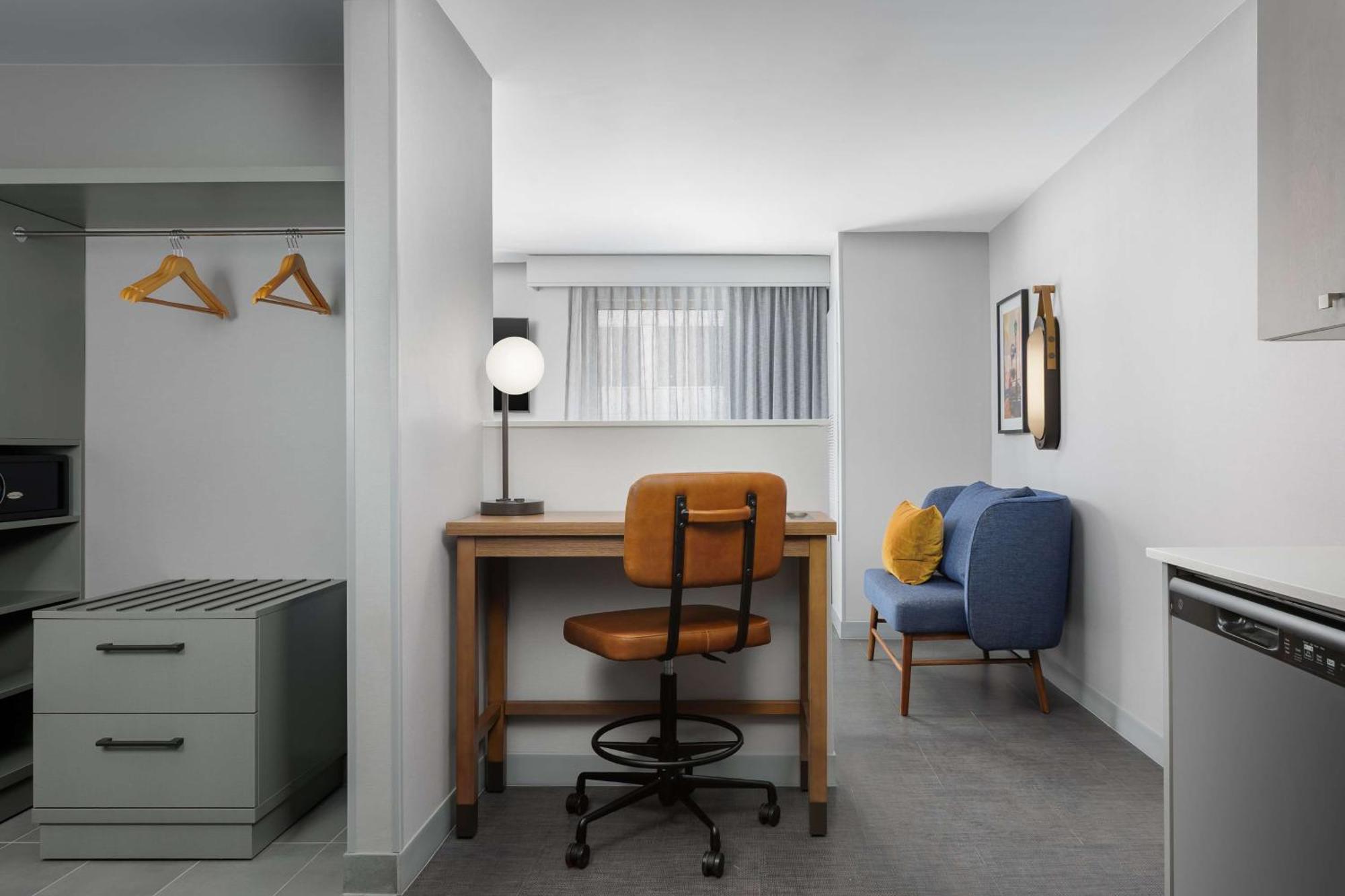 Homewood Suites By Hilton Newport Cincinnati Exterior photo